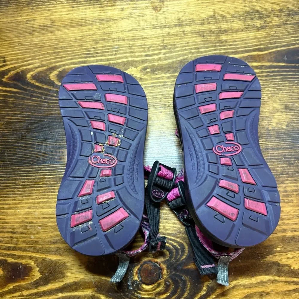 Chaco Pink Sandals‎ Size 1